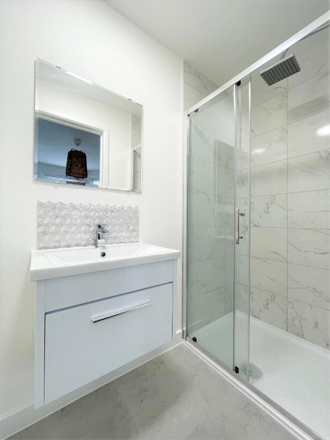 Spacious Coastal Stay In Central Location בורנמות' מראה חיצוני תמונה