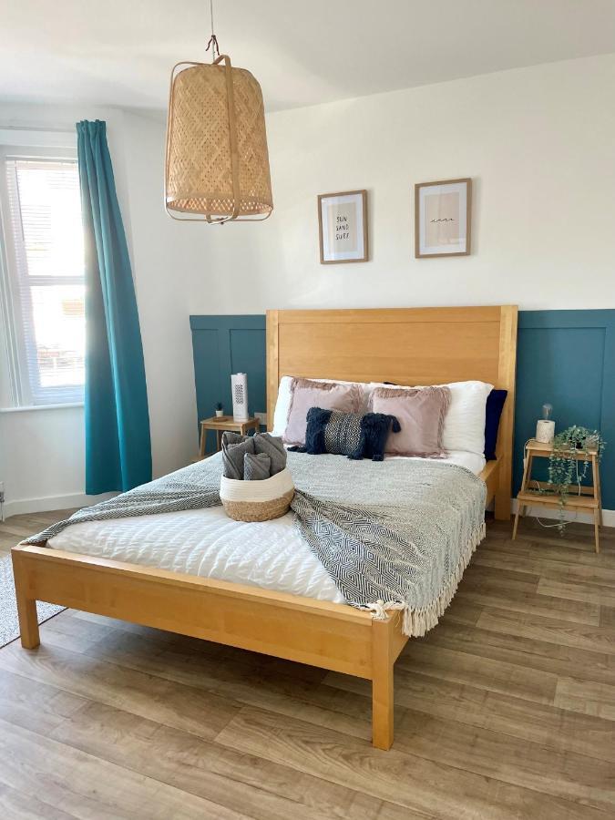Spacious Coastal Stay In Central Location בורנמות' מראה חיצוני תמונה